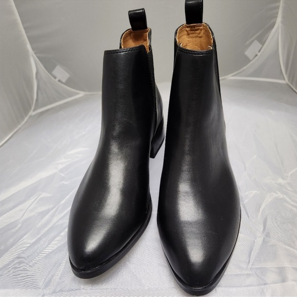 J. Crew Shoes - J.Crew Black Ankle Chelsea Boots Size 6 1/2 Style BJ254